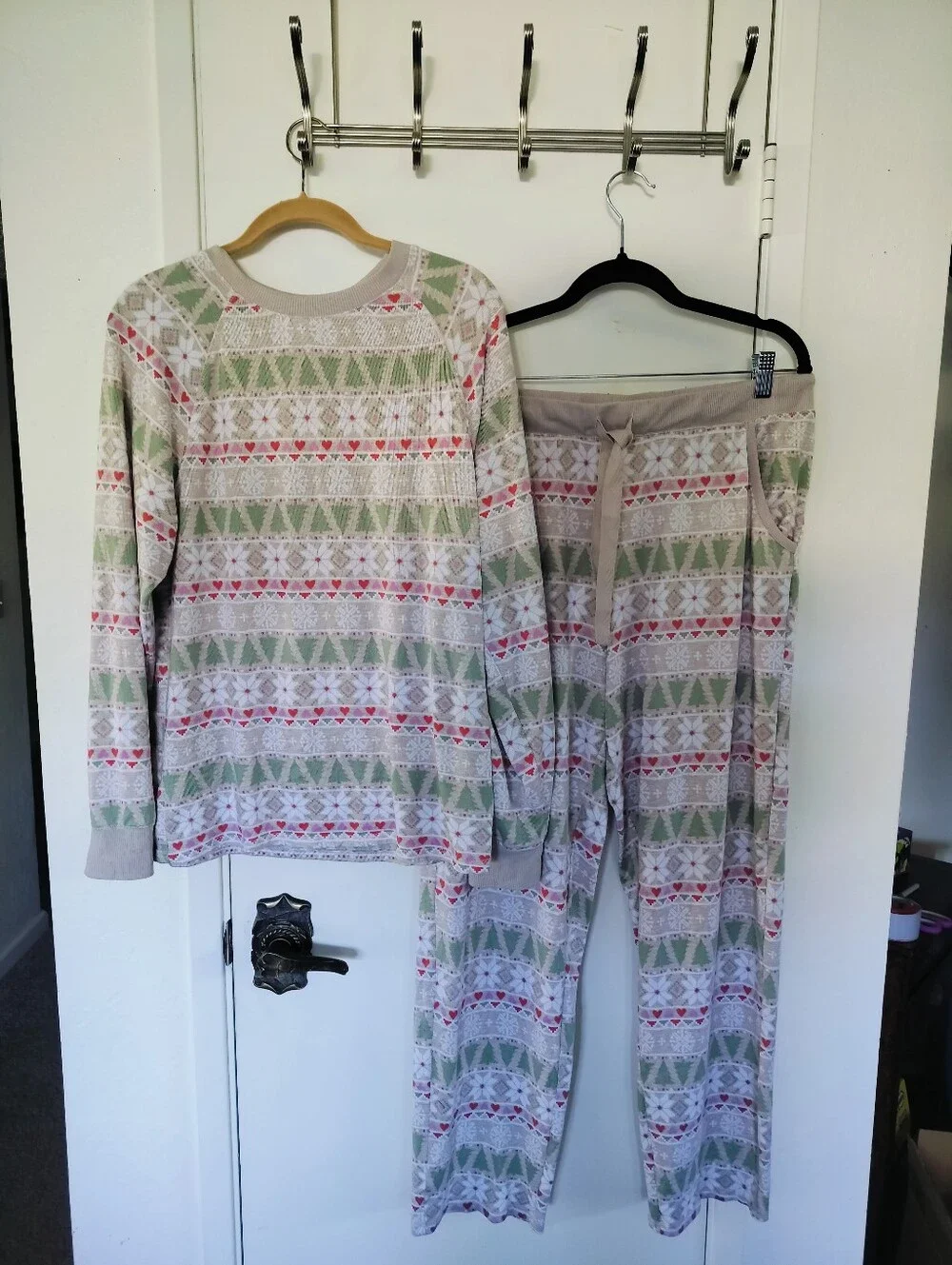 Festive Holiday Fair Isle 2-Piece Pajama Set Women's Medium - Trees & Snowflakes